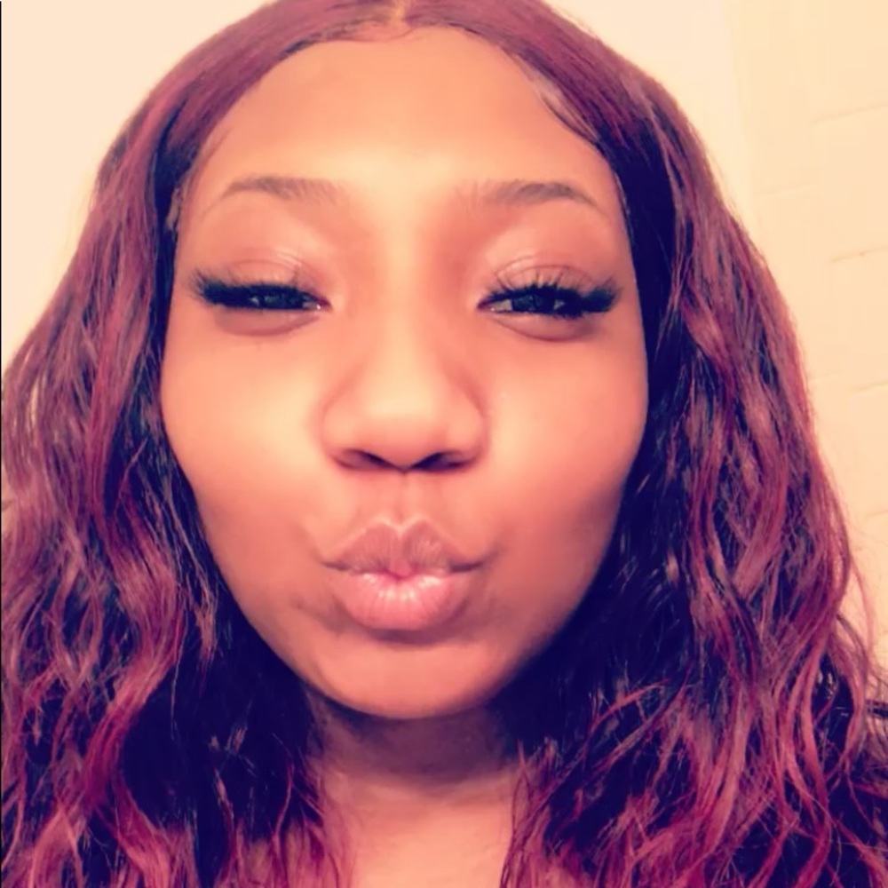 Meet your Posher, Sharon